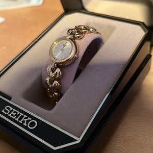 Gold vintage ladies Seiko